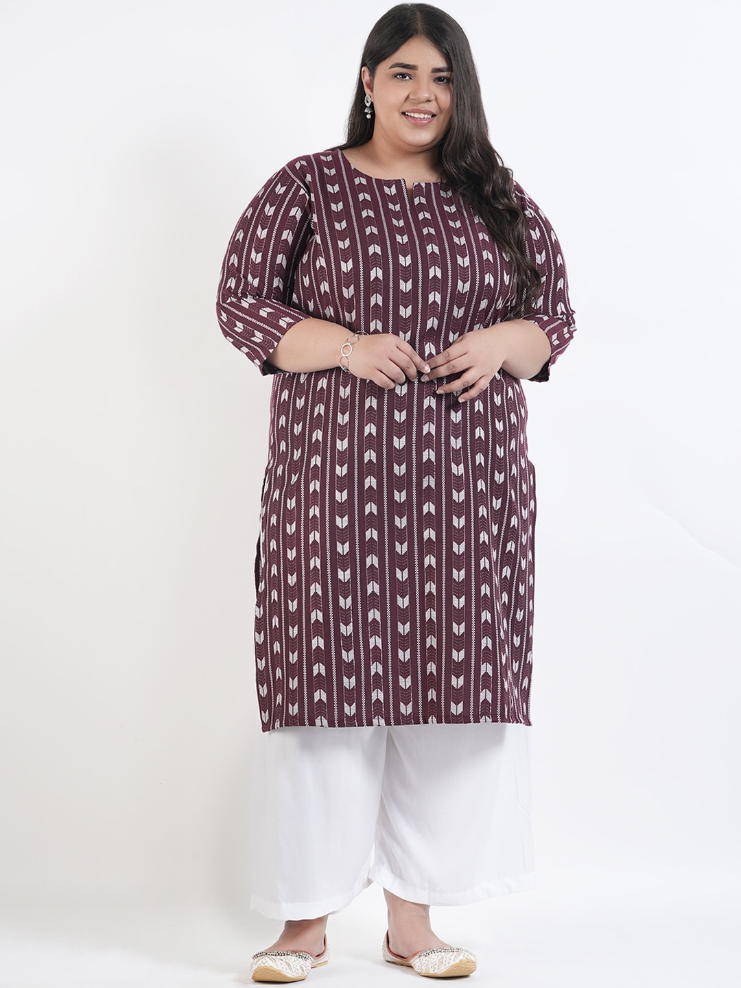 

LastInch Geometric Printed Flared Sleeves Kurta, Maroon