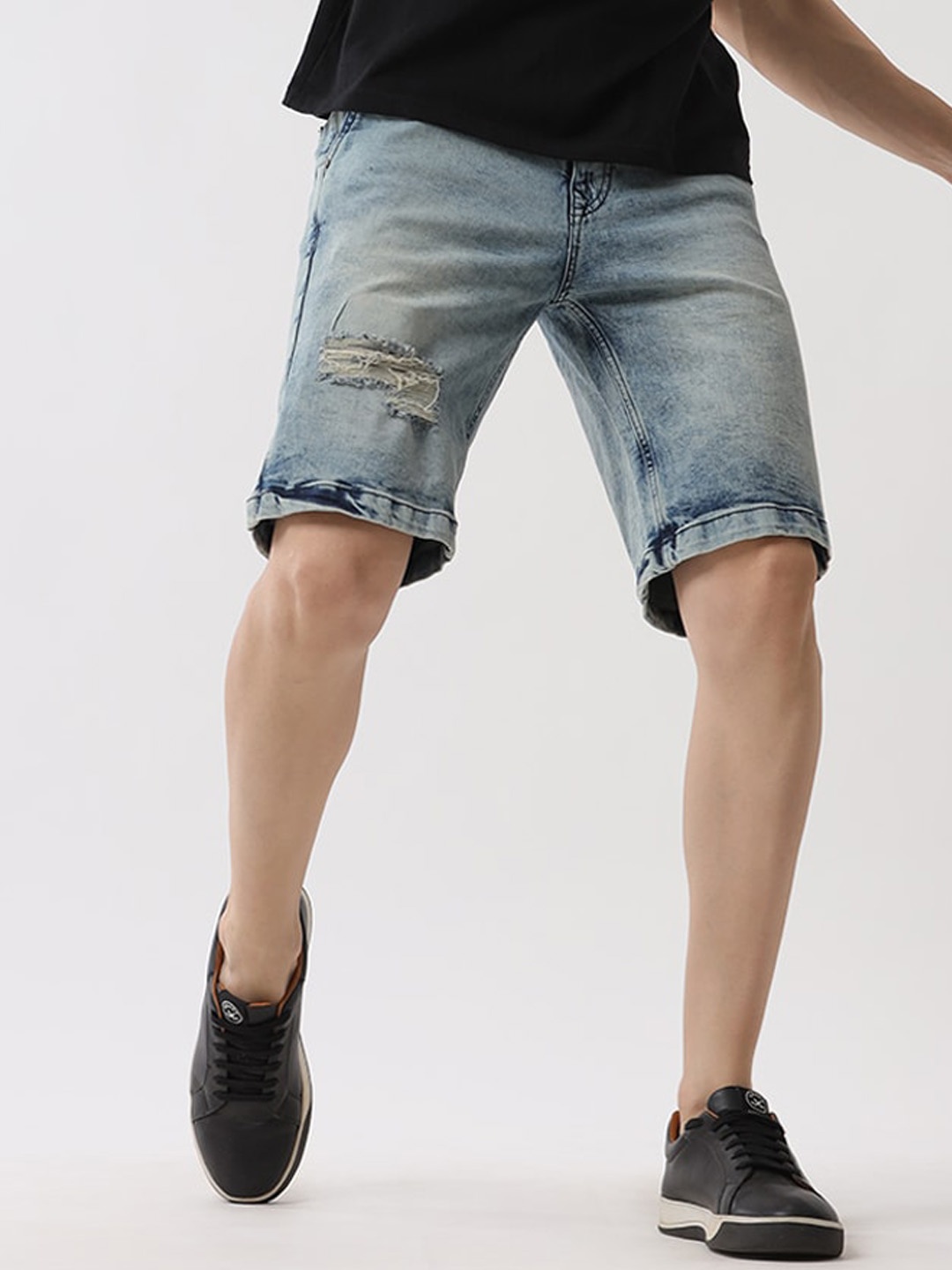 

WROGN Men Washed Slim Fit Mid-Rise Denim Shorts, Blue