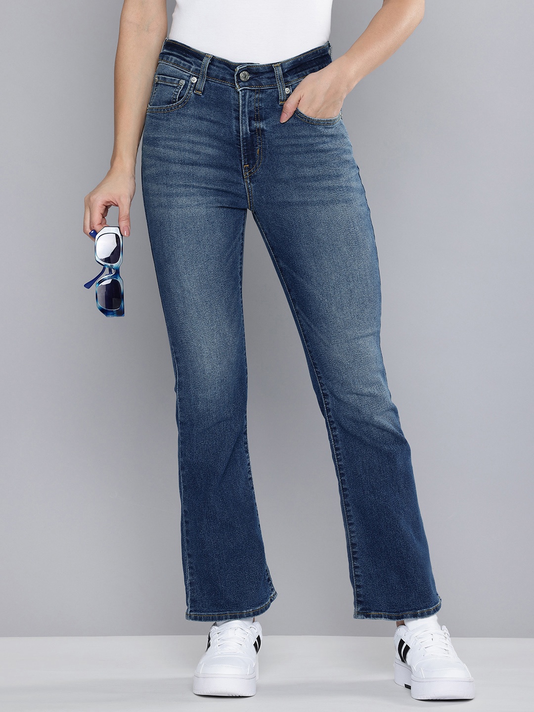 

Levis Women 725 Slim Bootcut High-Rise Heavy Fade Stretchable Jeans, Blue