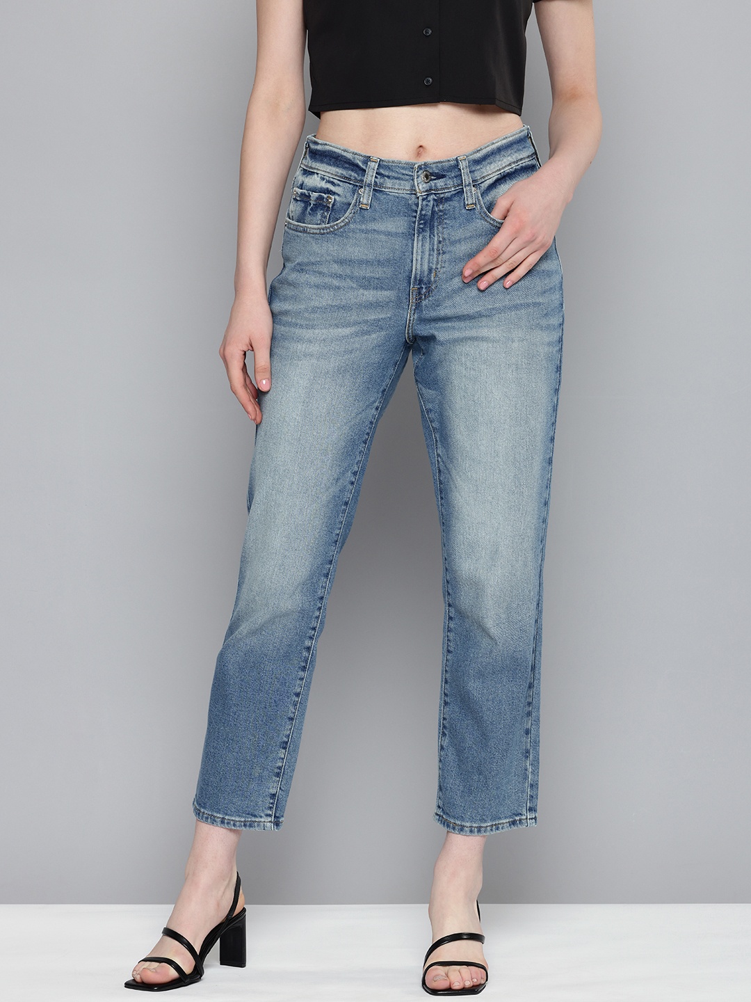 

Levis Women 724 Straight Fit High-Rise Heavy Fade Stretchable Jeans, Blue