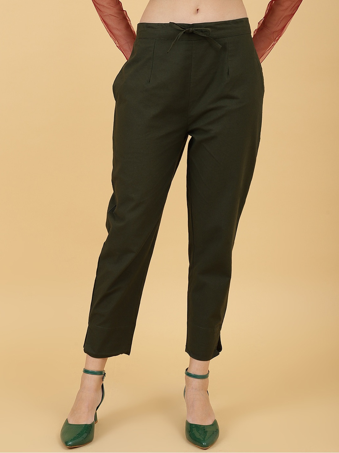 

Wool Trees Women Mid-Rise Cropped Cotton Trousers, Green