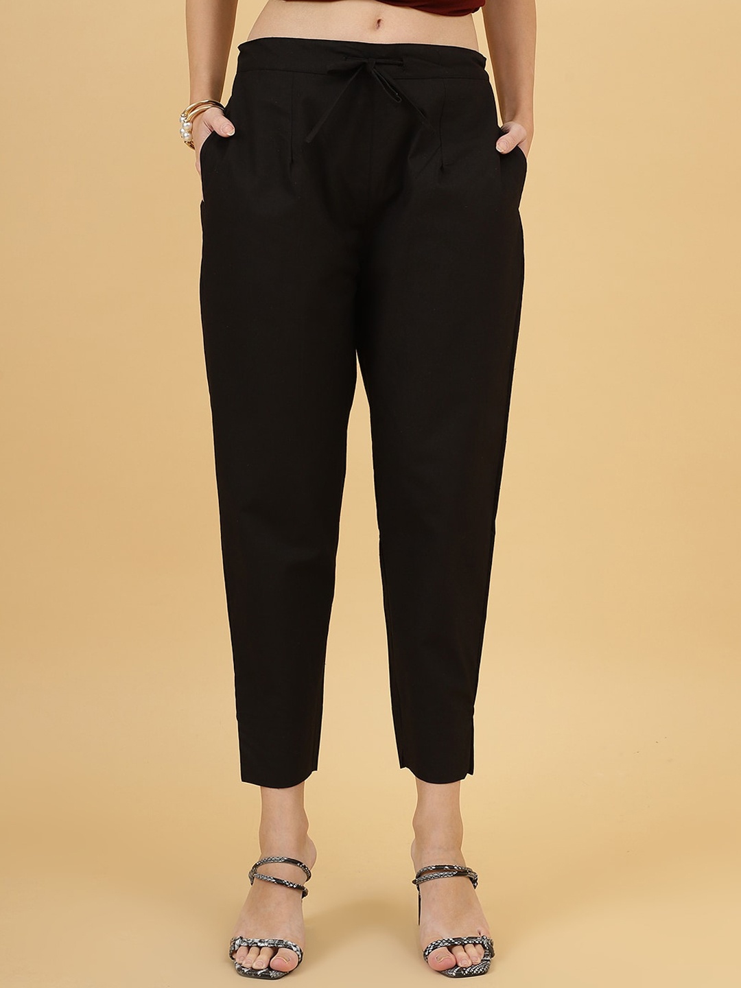 

Wool Trees Women Regular Fit Mid-Rise Cotton Trousers, Black