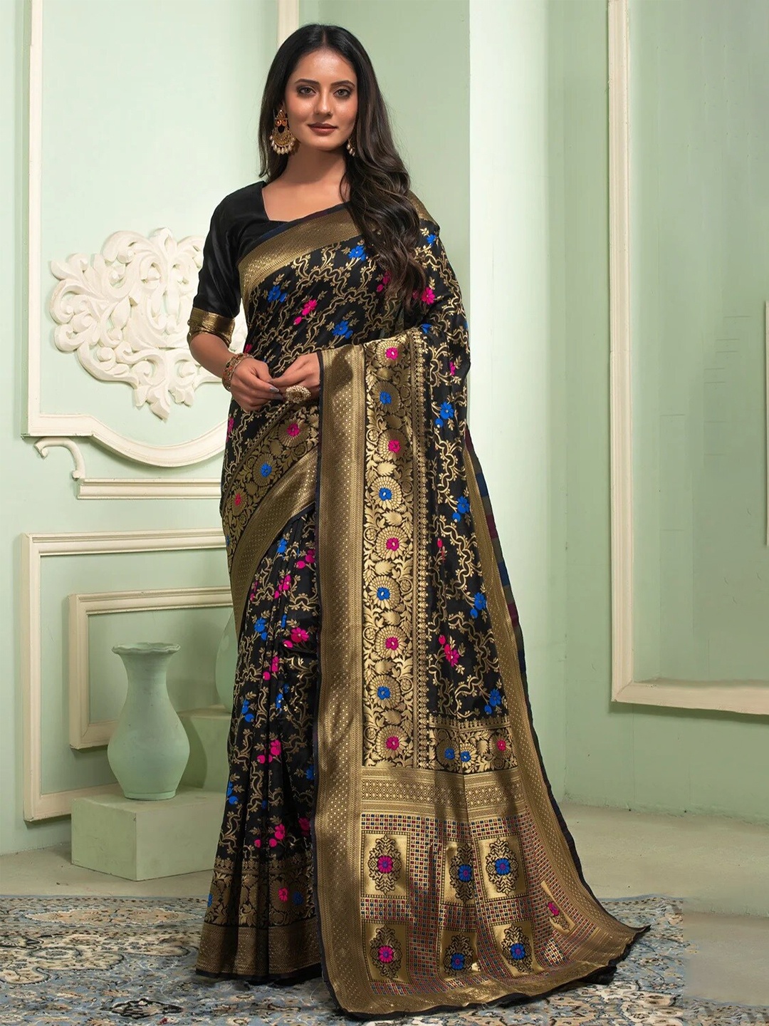 

DIVASTRI Woven Design Zari Pure Silk Kanjeevaram Saree, Black