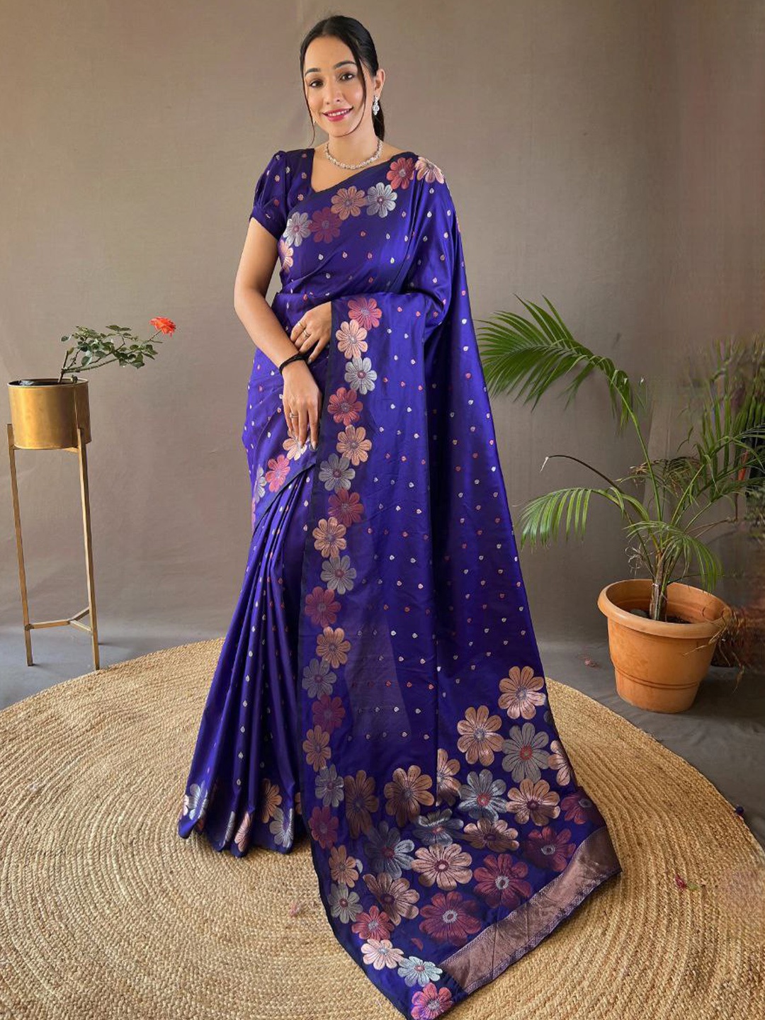

DIVASTRI Woven Design Ethnic Motifs Zari Pure Silk Kanjeevaram Saree, Purple