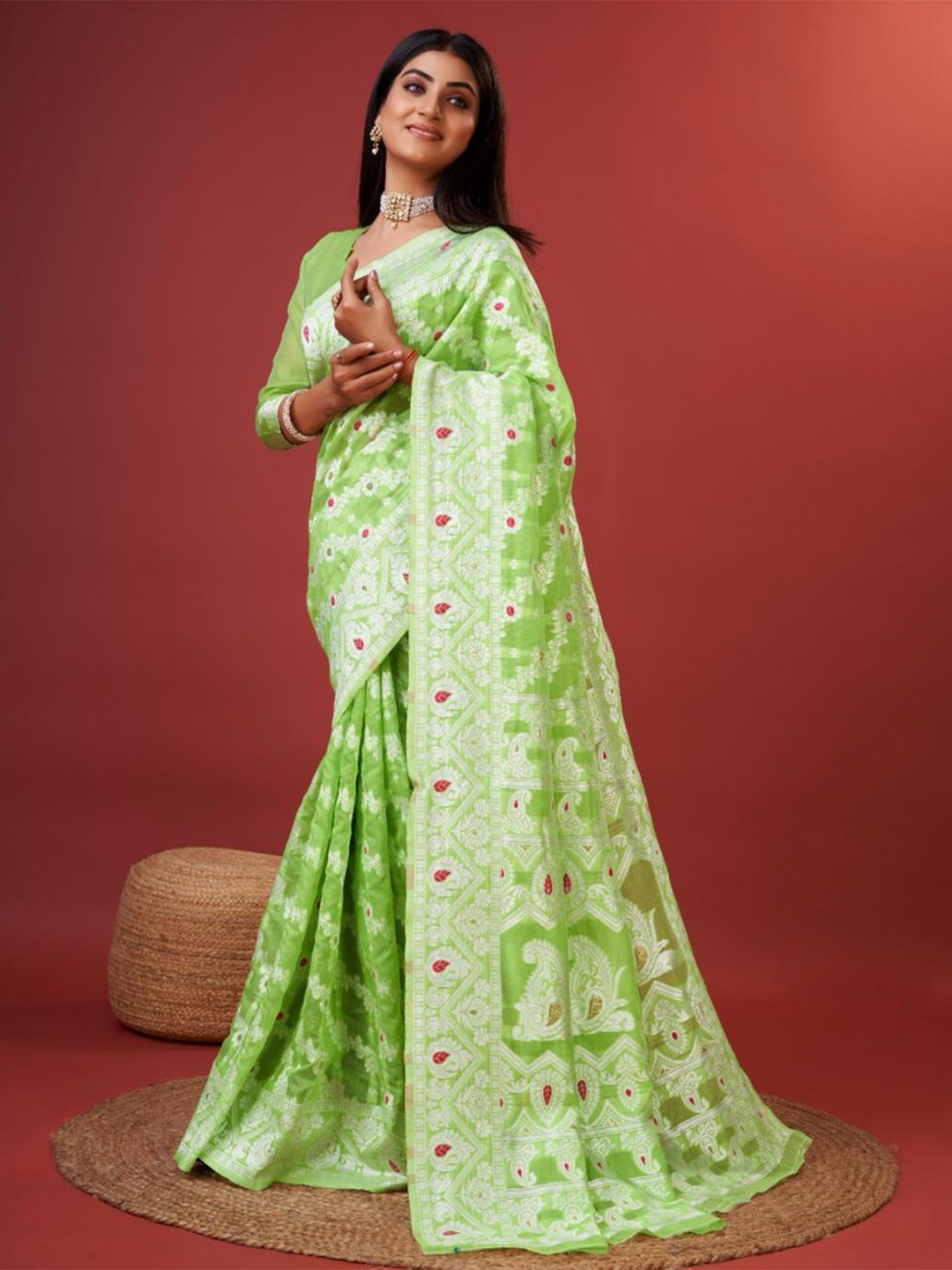 

DIVASTRI Floral Woven Design Zari Pure Cotton Banarasi Saree, Green