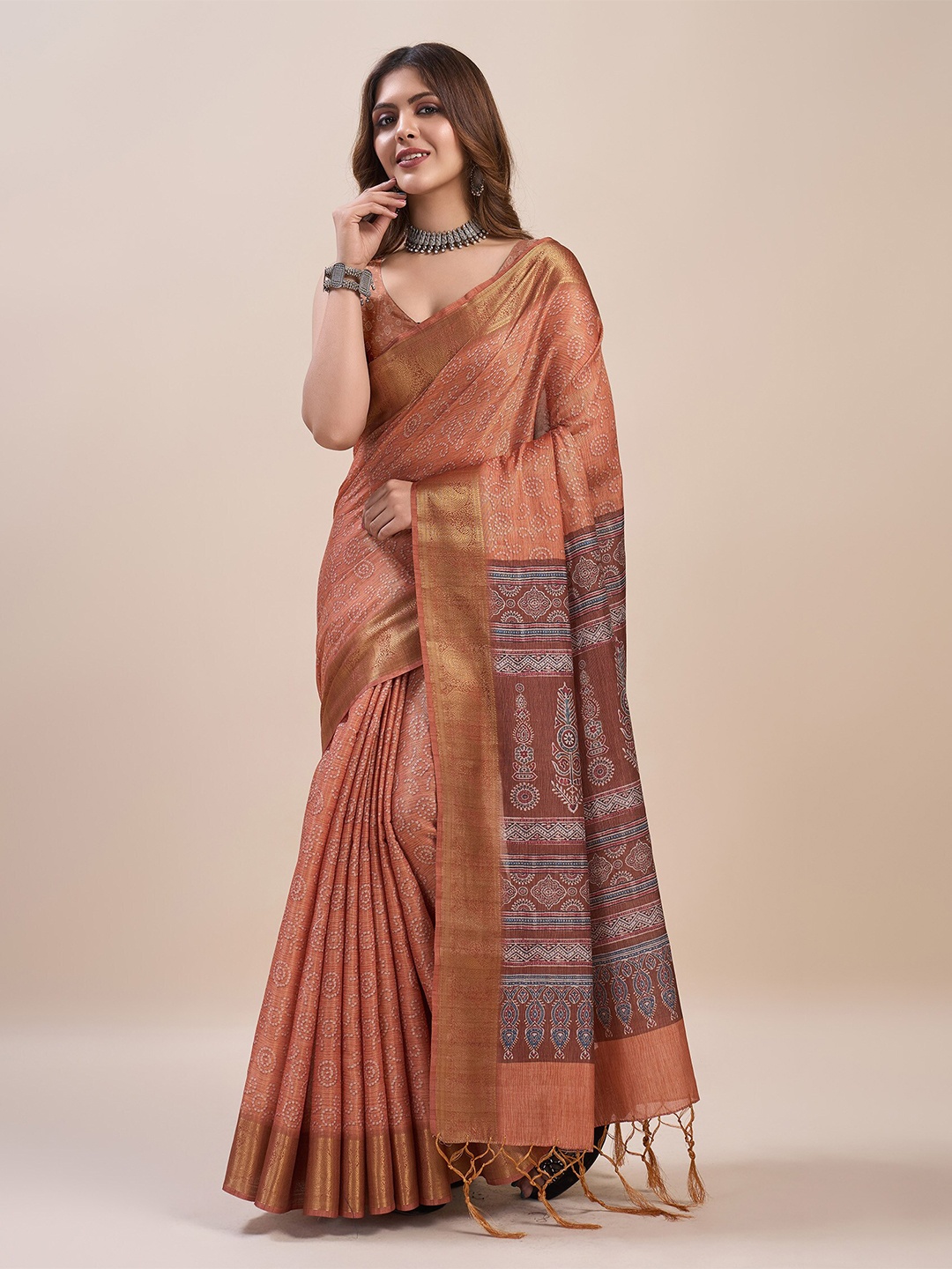 

Mitera Bandhani Printed Zari Pure Silk Saree, Peach
