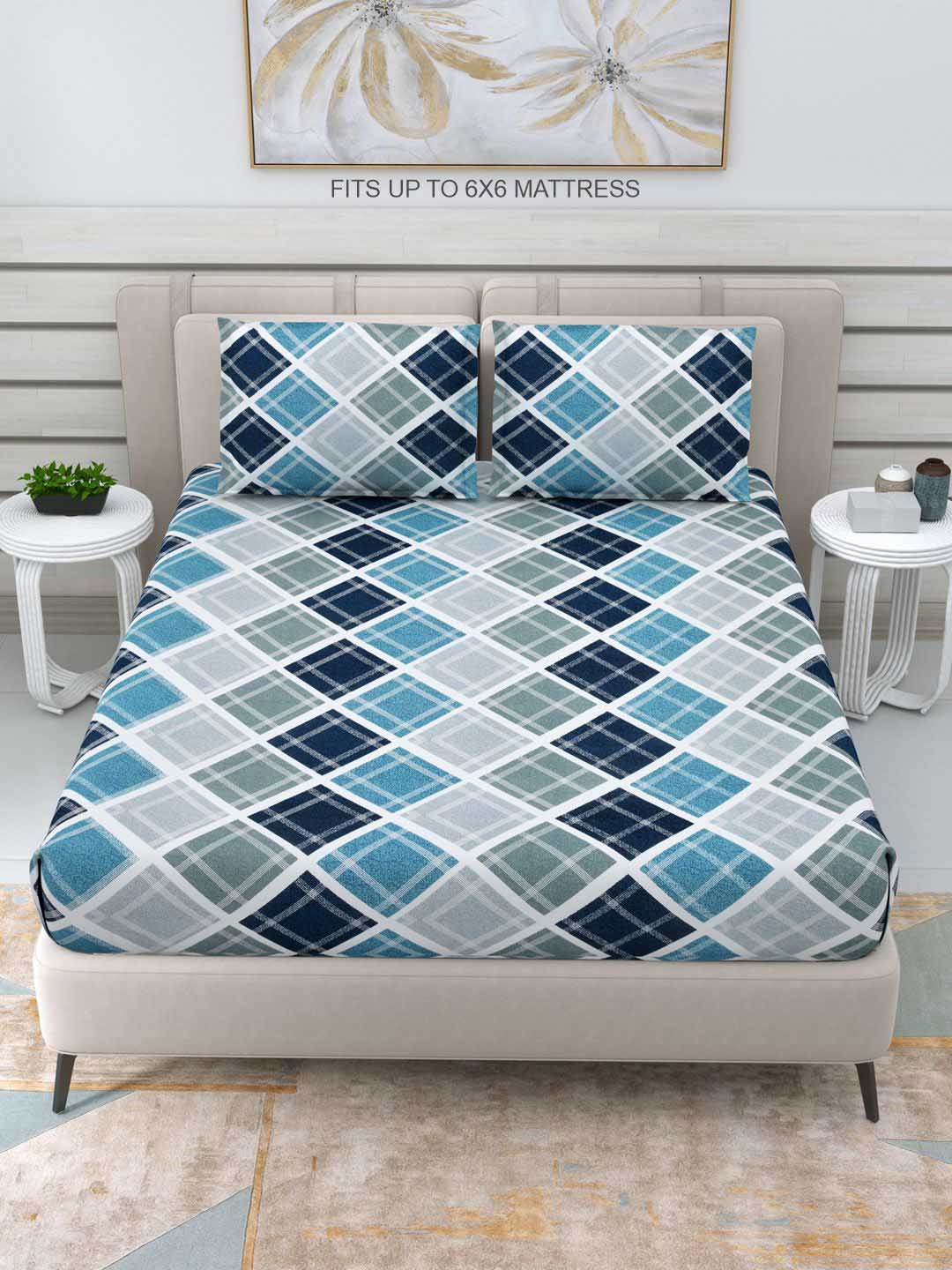 

DREAM WEAVERZ Blue & White Geometric 220 TC Double Bedsheet with 2 Pillow Covers