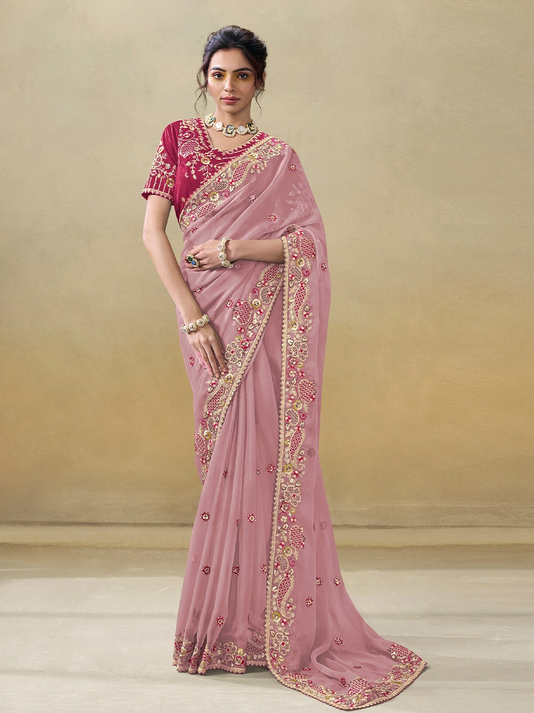 

ODETTE Ethnic Motifs Sequinned Saree, Pink