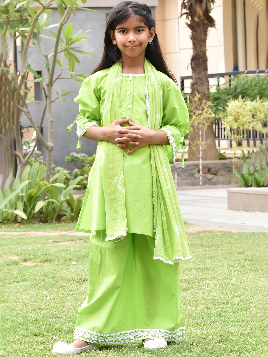 

BAESD Girls Regular Pure Cotton Straight Kurta With Palazzos & Dupatta, Green