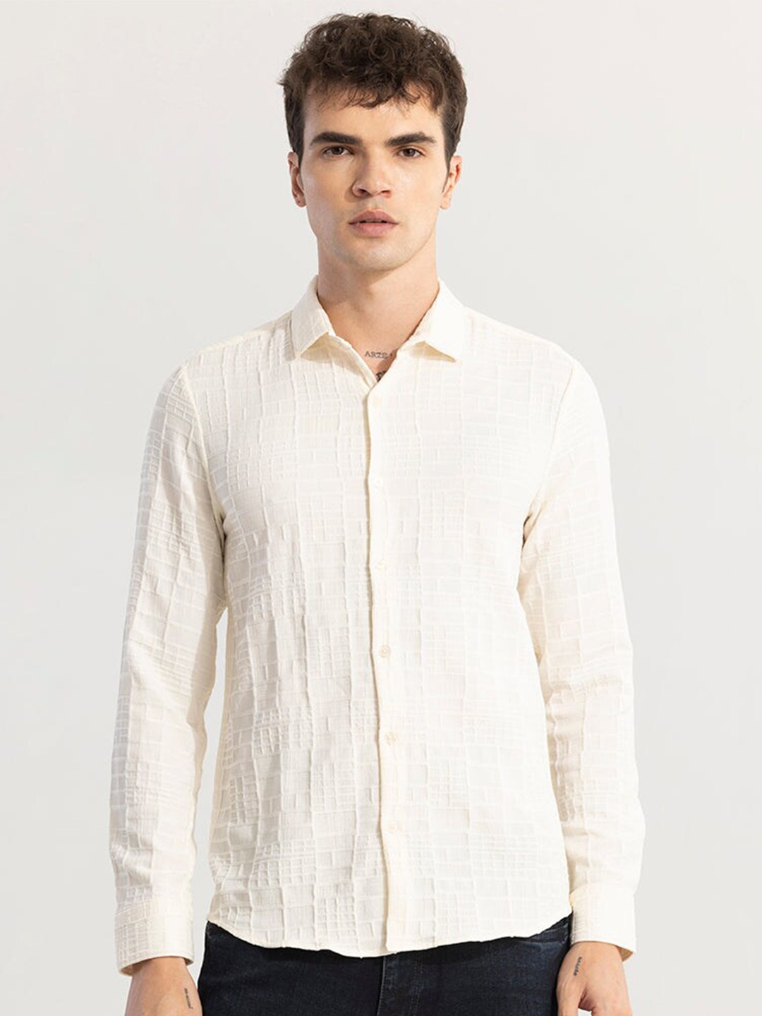 

Snitch Spread Collar Long Sleeves Classic Slim Fit Checked Casual Shirt, Cream