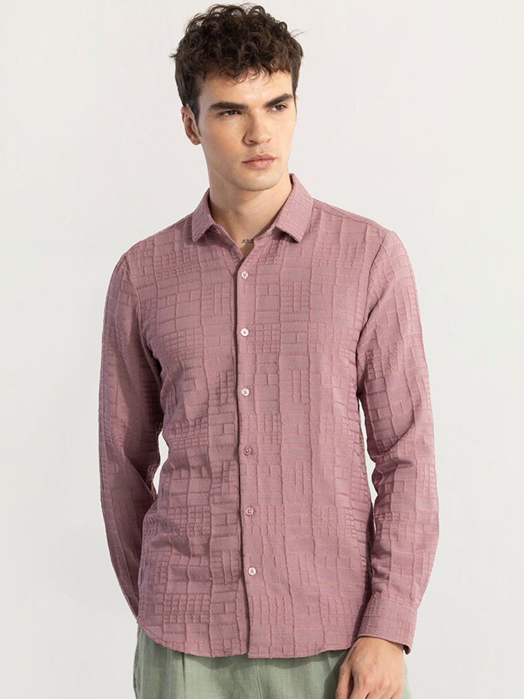 

Snitch Spread Collar Long Sleeves Classic Slim Fit Checked Casual Shirt, Pink