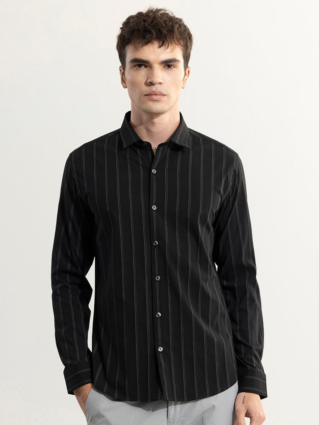 

Snitch Classic Slim Fit Spread Collar Striped Cotton Casual Shirt, Black