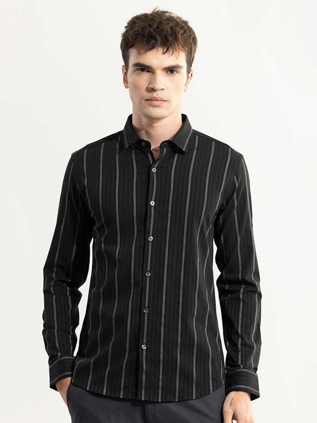 

Snitch Classic Black Slim Fit Spread Collar Cotton Casual Shirt