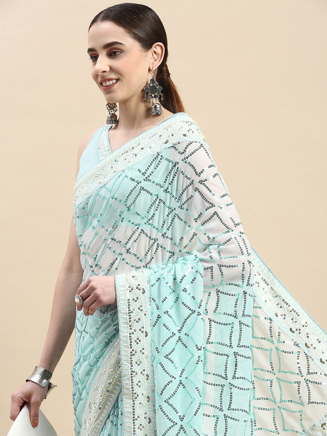 

Civamee Geometric Embroidered Sequinned Saree, Turquoise blue