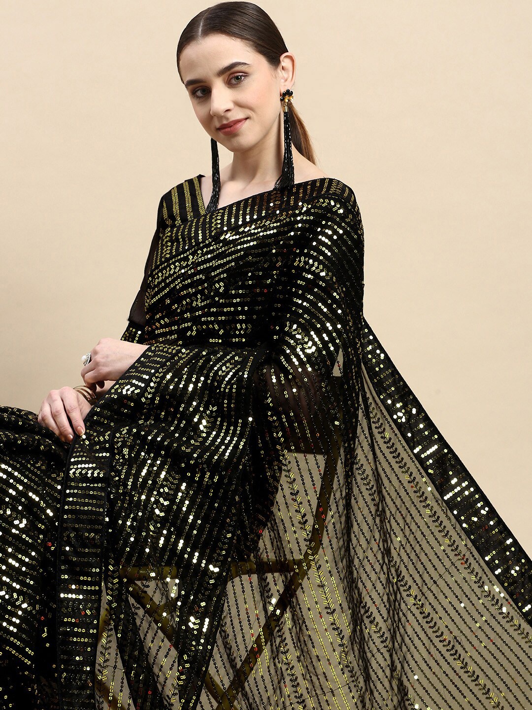 

Civamee Embellished Sequinned Saree, Black