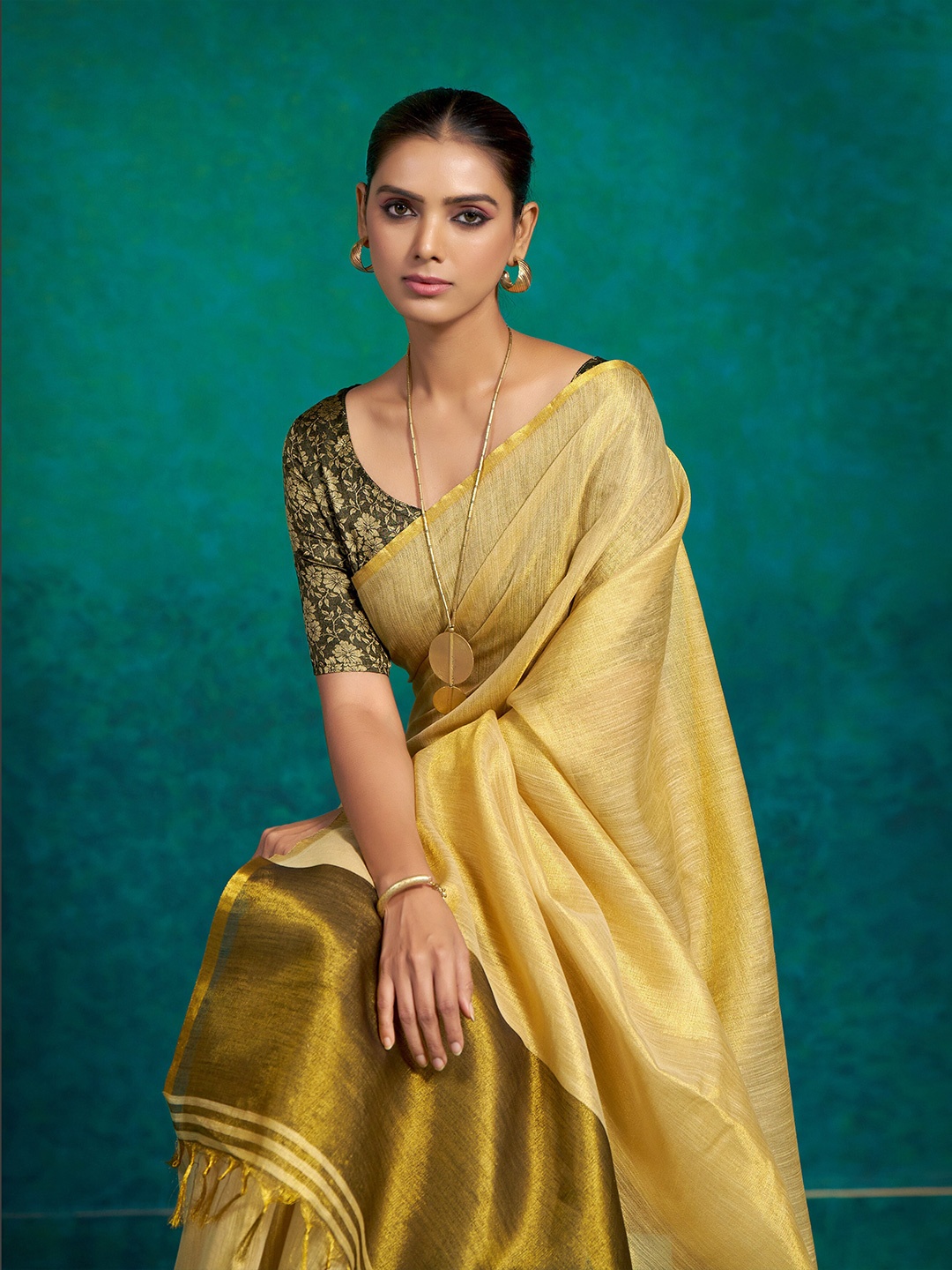 

Sangria Tissue Saree, Gold