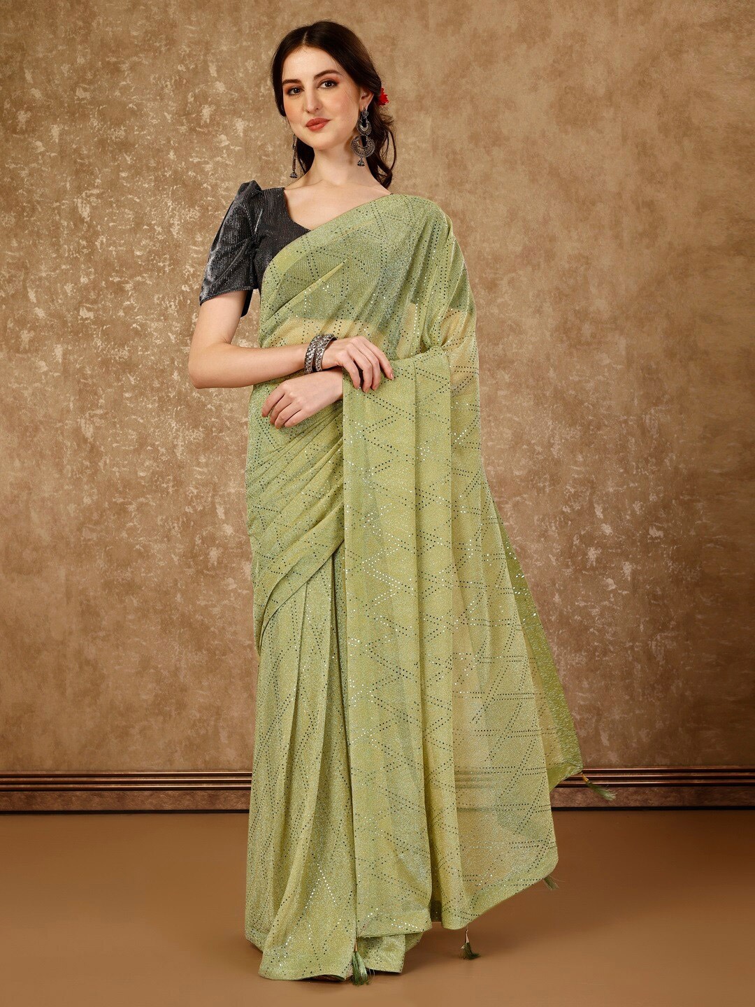 

HERE&NOW Embellished Saree, Green