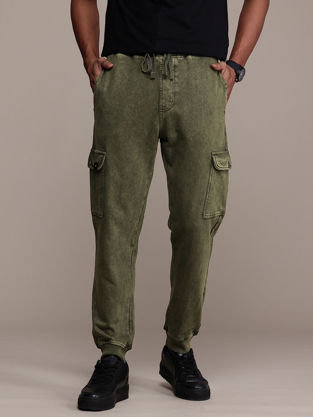 

WROGN Men Pure Cotton Joggers Trousers, Olive