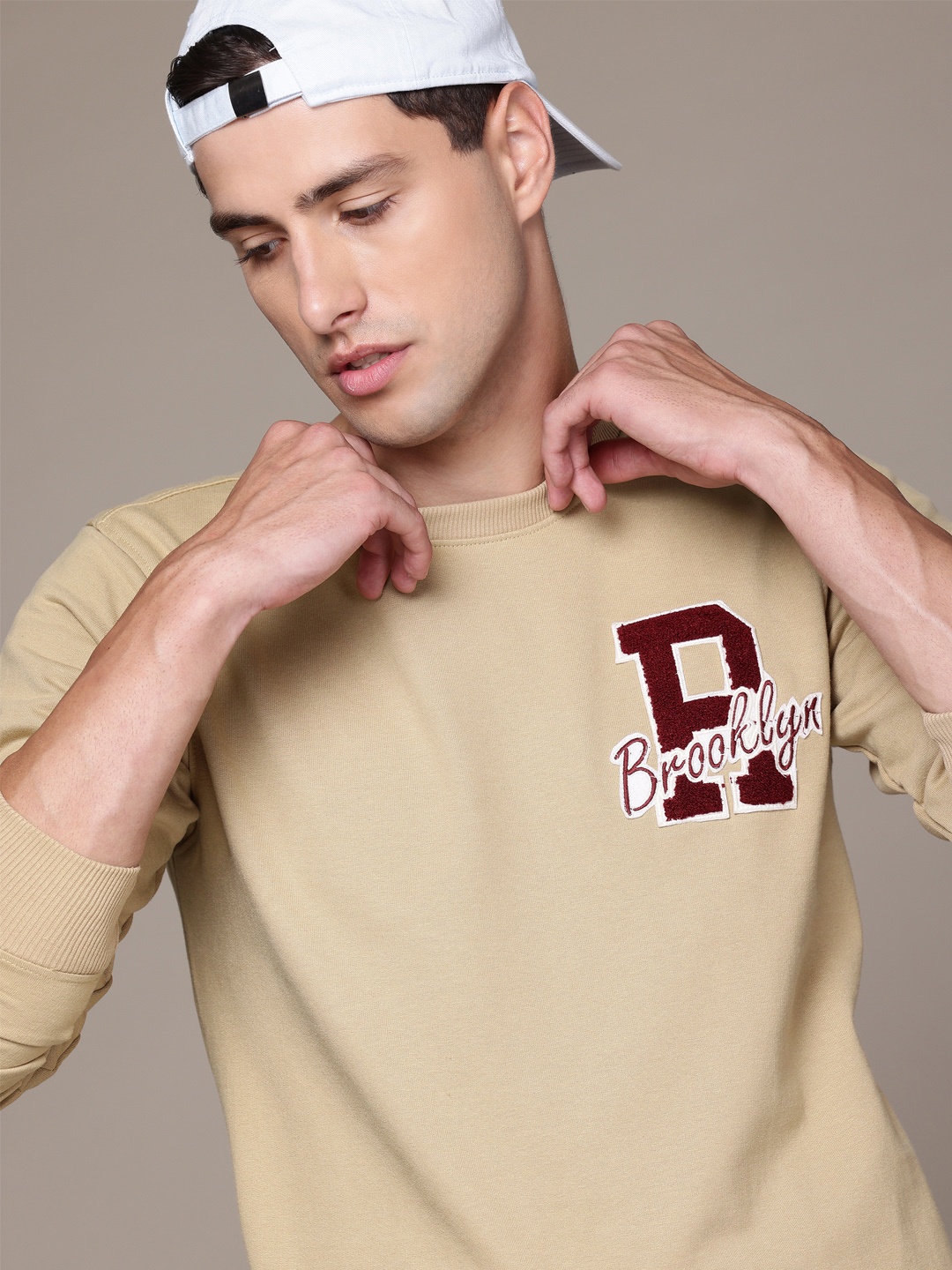 

The Roadster Lifestyle Co. Sweatshirt, Beige