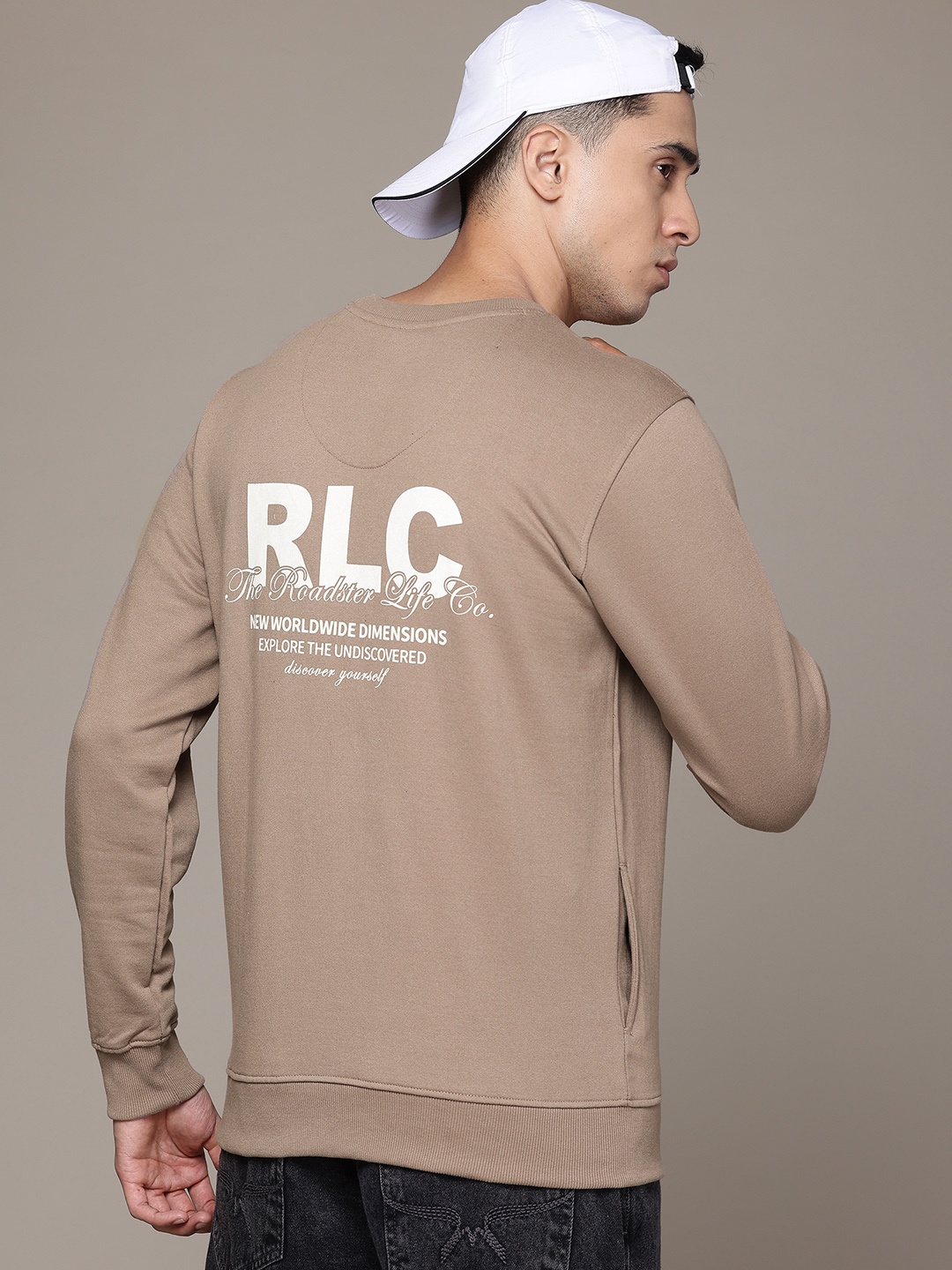 

The Roadster Lifestyle Co. Men Printed Sweatshirt, Taupe