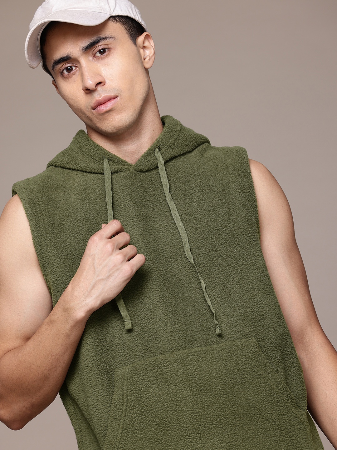 

Roadster Men Hooded Sweatshirt, Olive