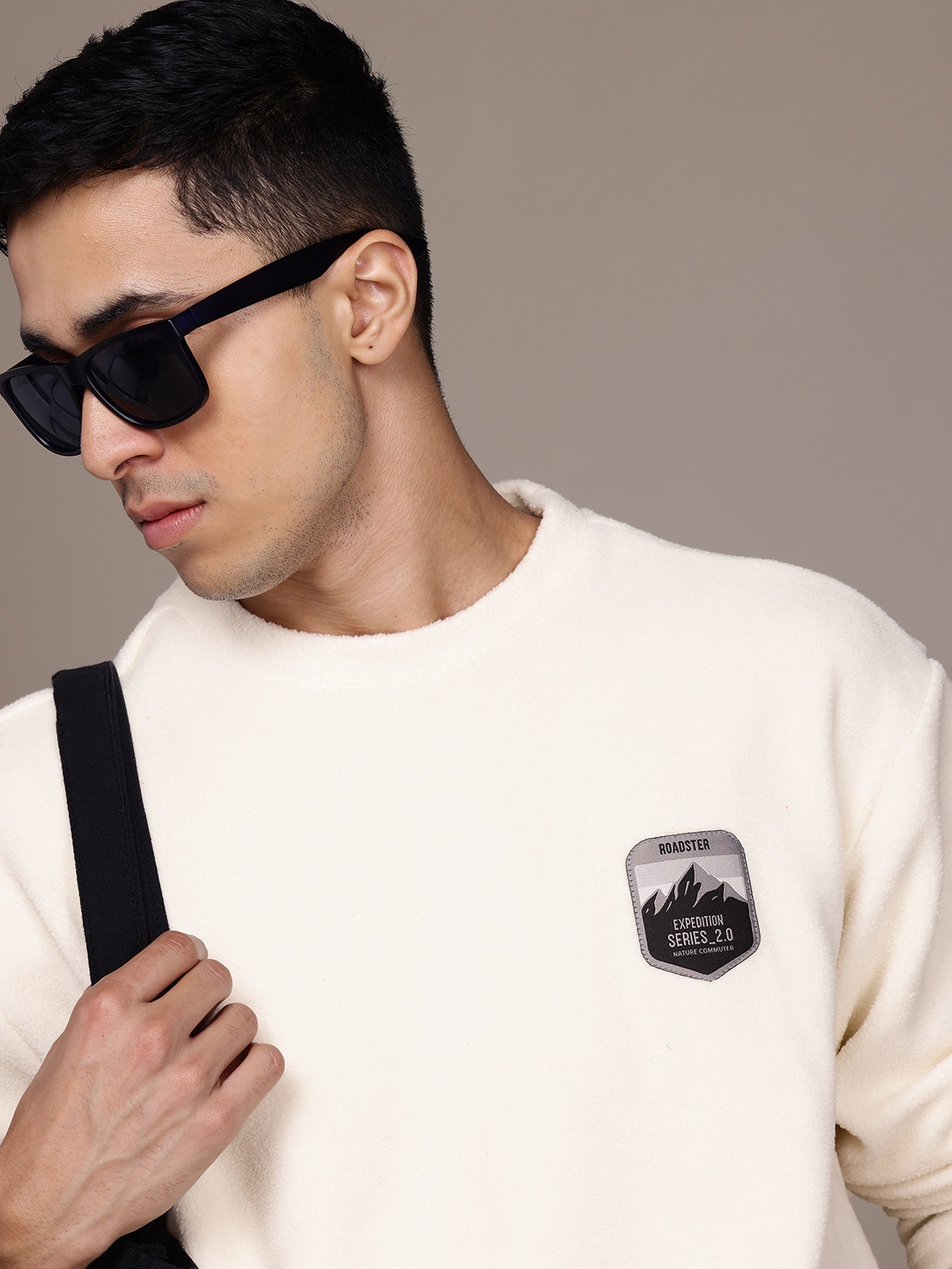

The Roadster Lifestyle Co. Men Fleece Sweatshirt, Off white