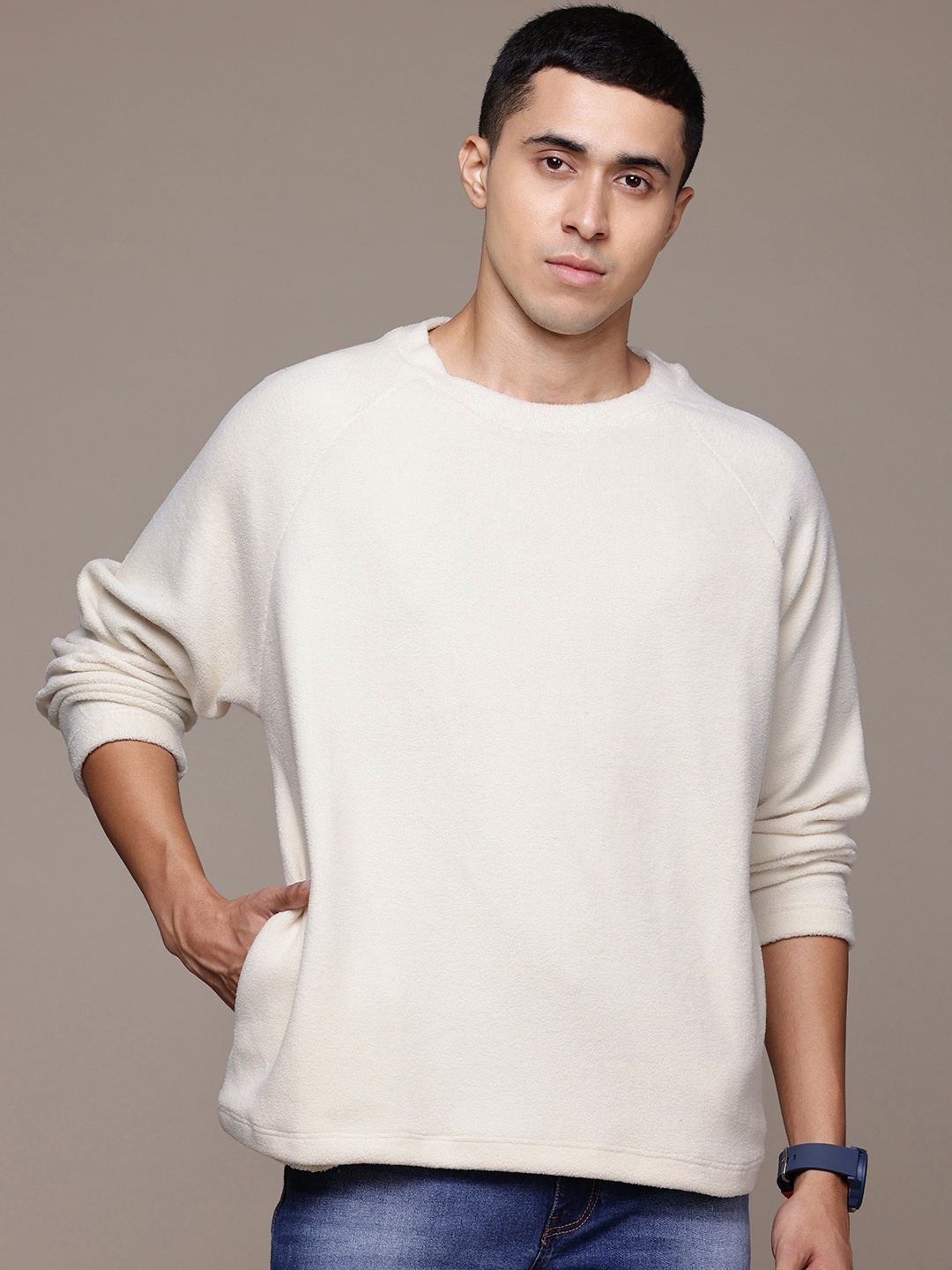 

The Roadster Lifestyle Co. Fleece Raglan Sleeves Sweatshirt, Off white