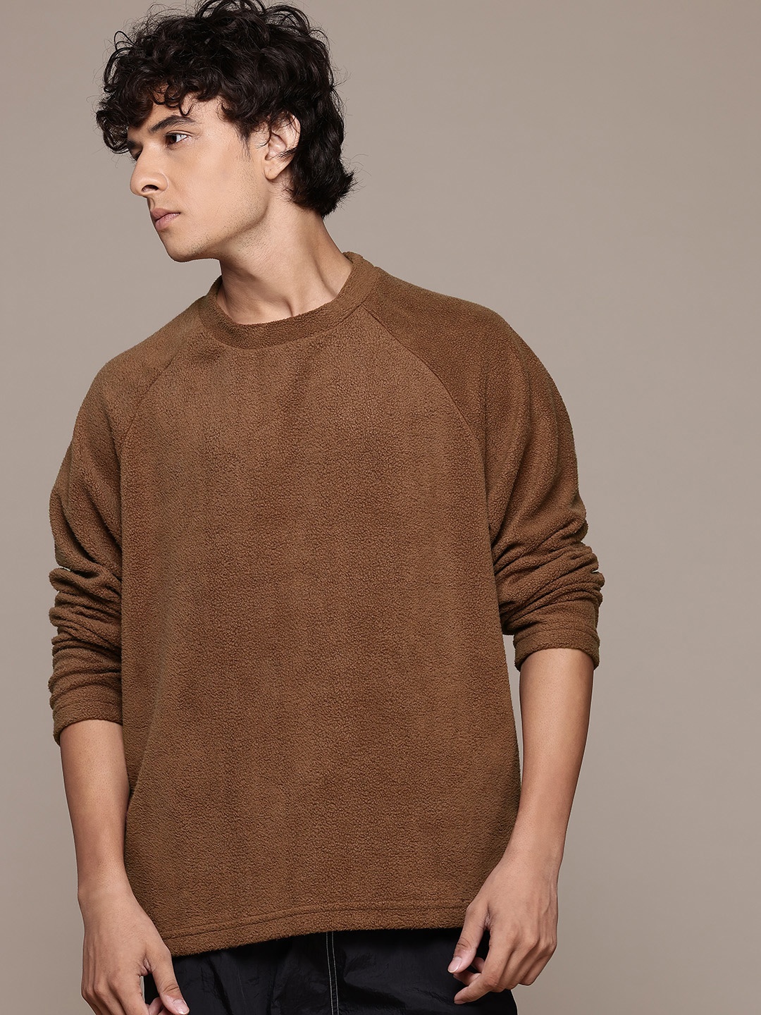 

The Roadster Lifestyle Co. Fleece Raglan Sleeves Sweatshirt, Brown