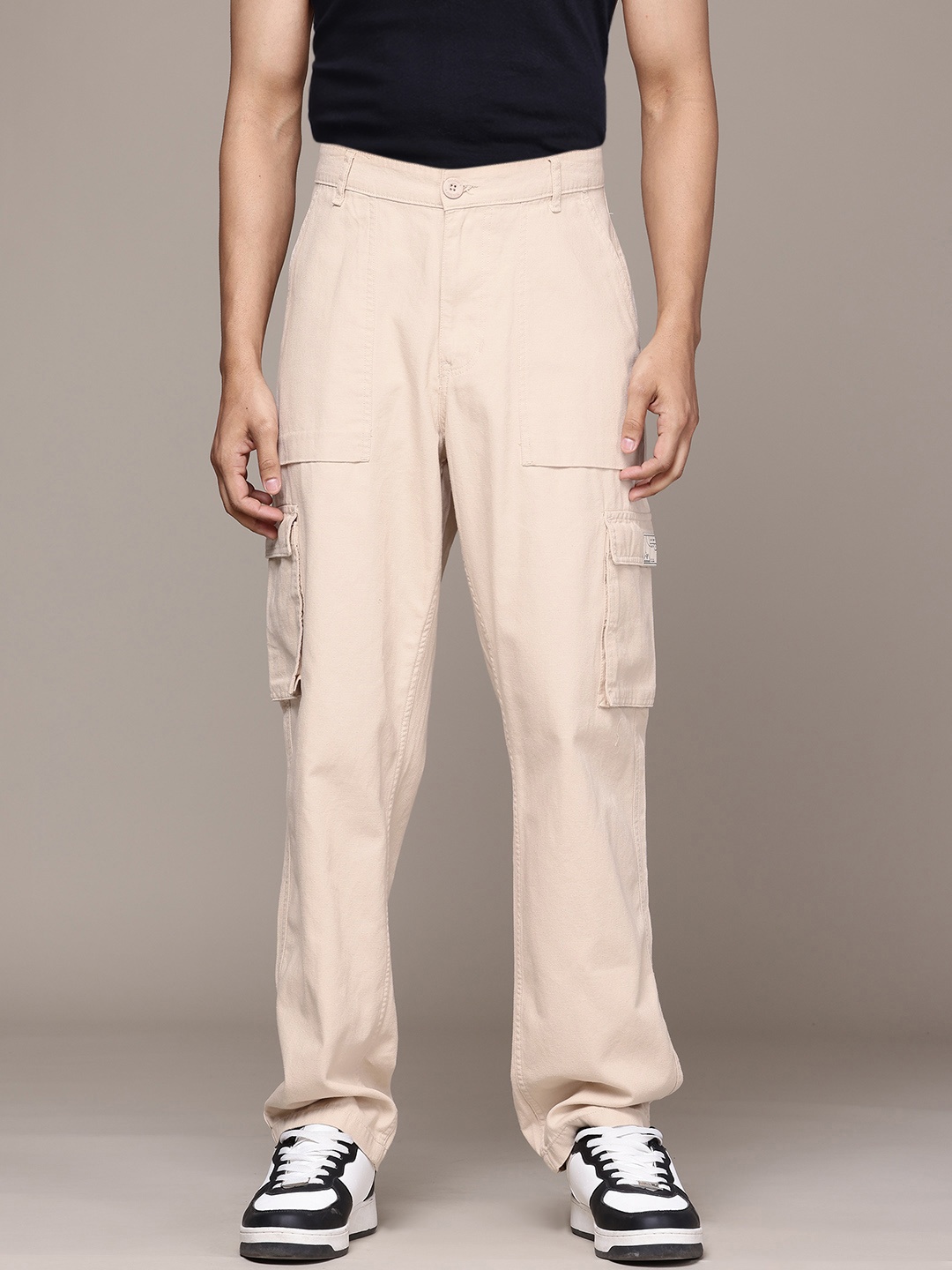 

The Roadster Lifestyle Co. Men Loose Fit Pure Cotton Cargo-Style Trousers, Beige