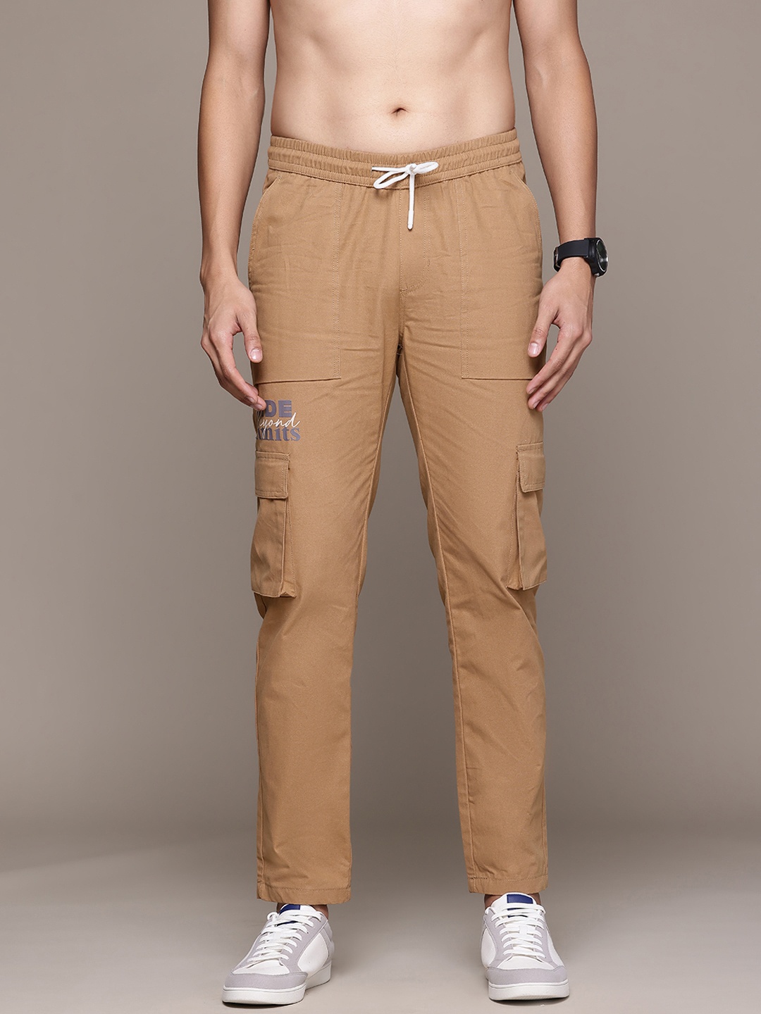 

The Roadster Lifestyle Co. Men Relaxed Fit Cargos, Brown