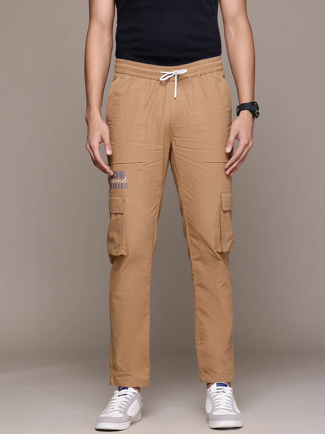 

The Roadster Lifestyle Co. Men Relaxed Fit Cargos, Brown