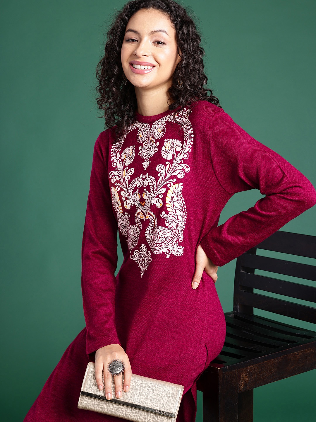 

Sangria Ethnic Motifs Printed Straight Acrylic Kurta with Trousers, Maroon