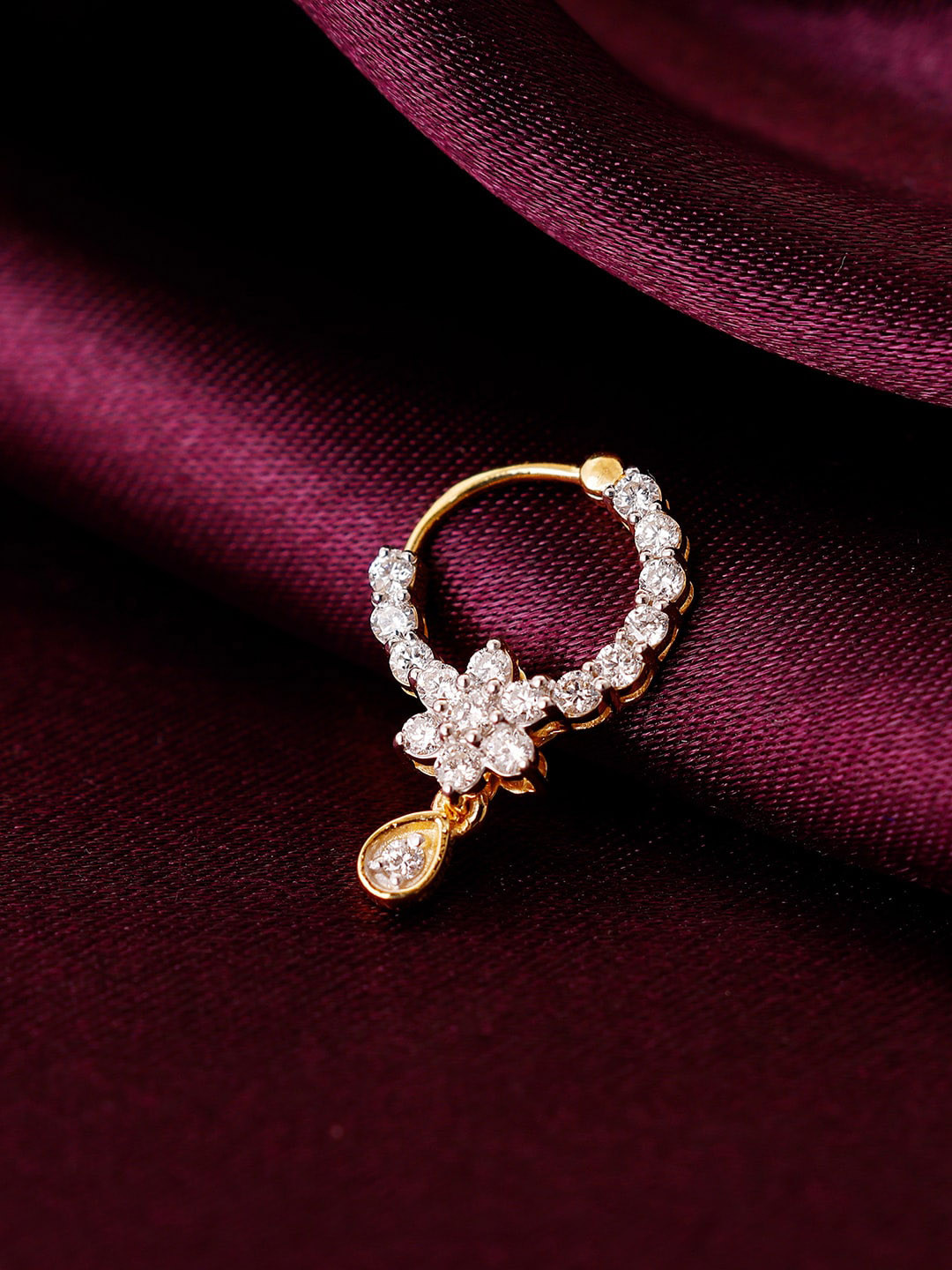 

GIVA 14 KT Gold Drop Diamond Studded Noise Ring-0.91 gm