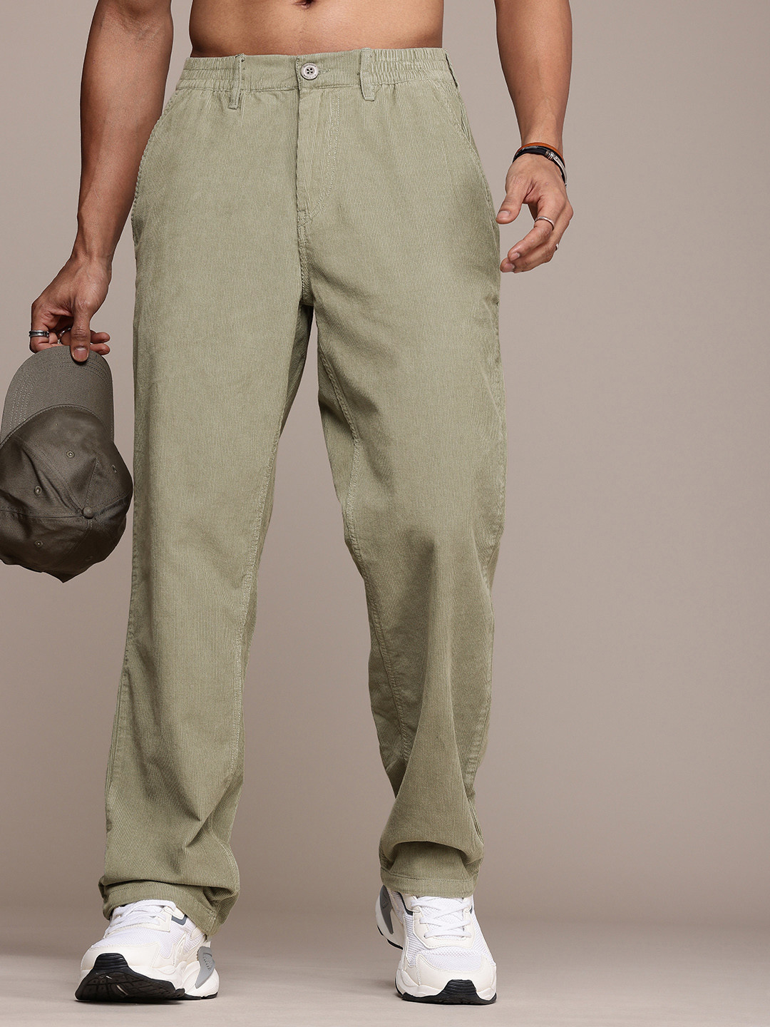 

The Roadster Life Co. Men Straight Fit Pure Cotton Corduroy Trousers, Green