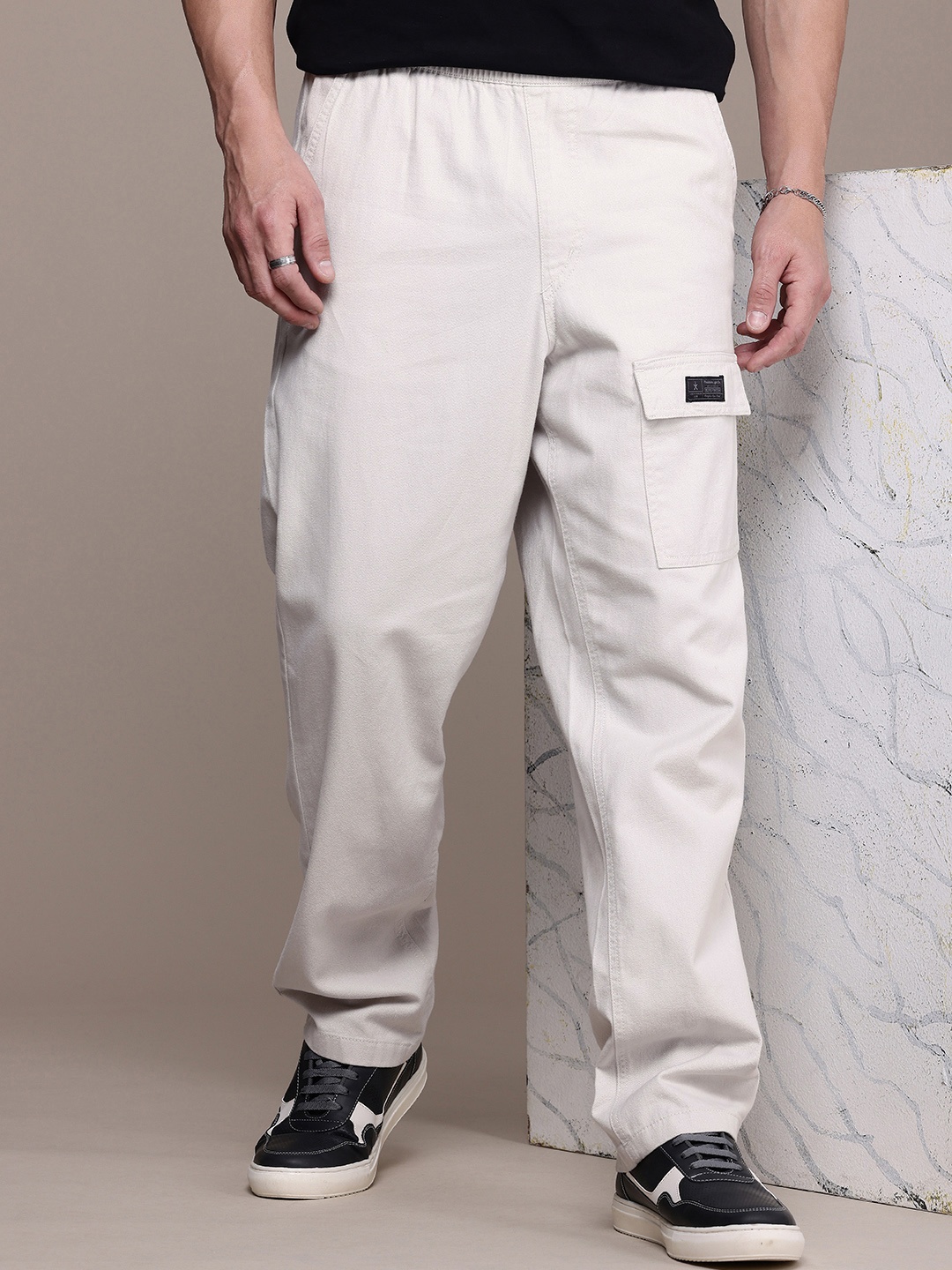 

The Roadster Life Co. Men Relaxed Fit Pure Cotton Trousers, Grey
