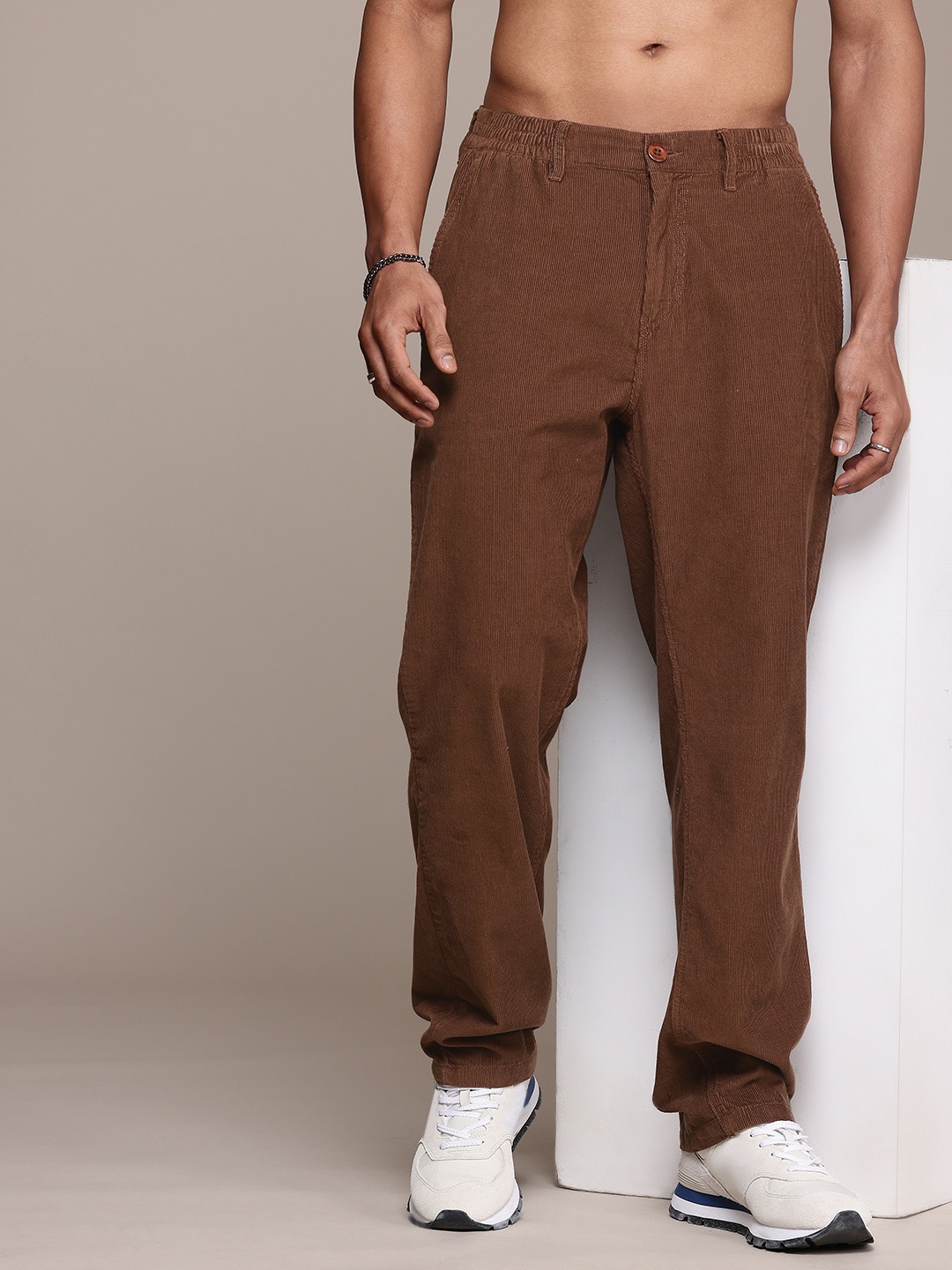 

The Roadster Life Co. Men Straight Fit Corduroy Pure Cotton Chinos Trousers, Brown