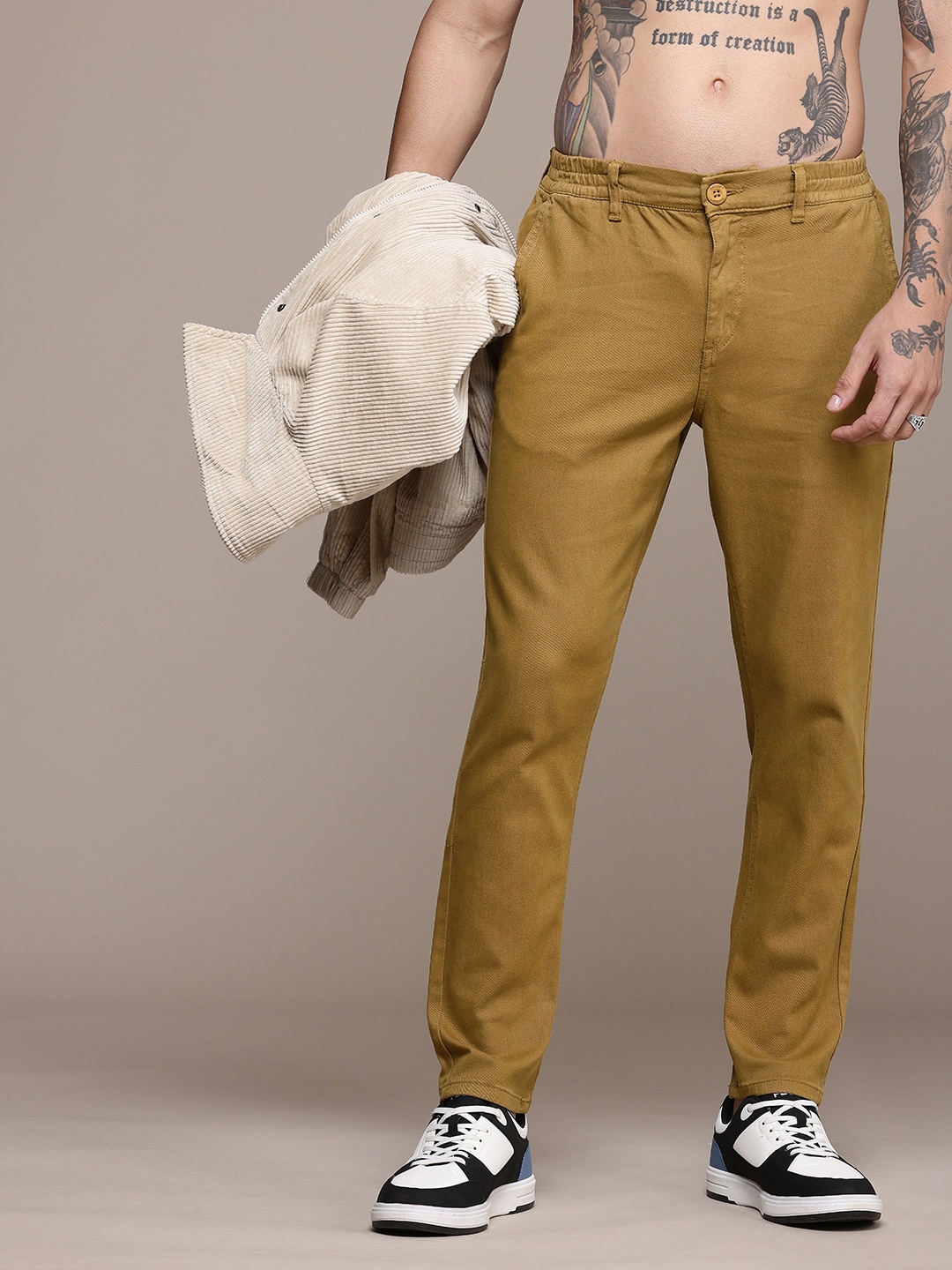 

The Roadster Life Co. Men Tapered Fit Chinos Trousers, Khaki