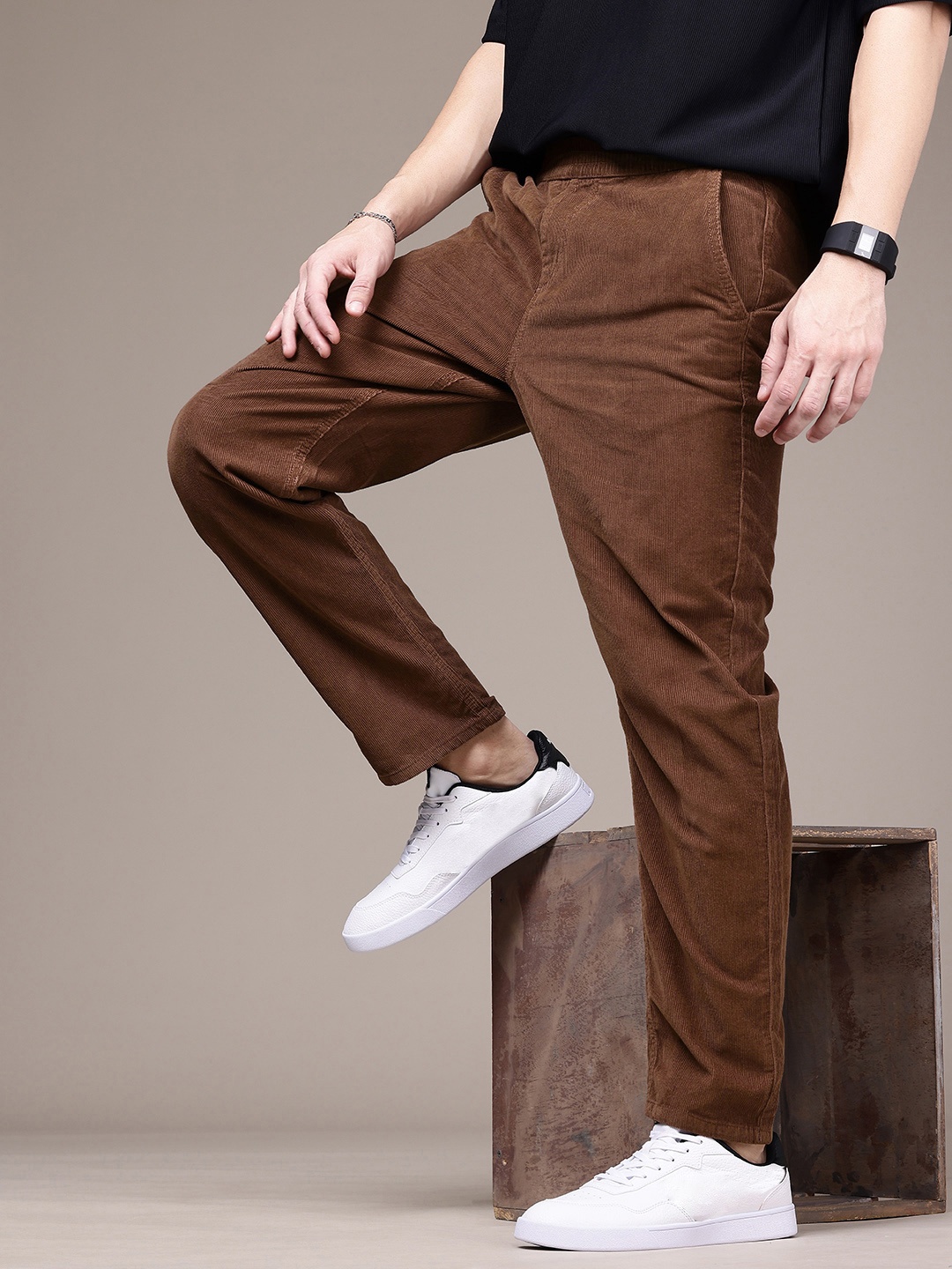 

The Roadster Life Co. Men Relaxed Fit Pure Cotton Corduroy Trousers, Brown