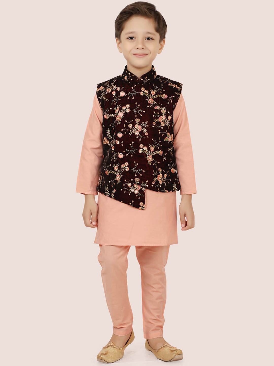 

Ethniks Neu-Ron Boys Band Collar Long Sleeves Thread Work Velvet Kurta with Pyjamas, Maroon