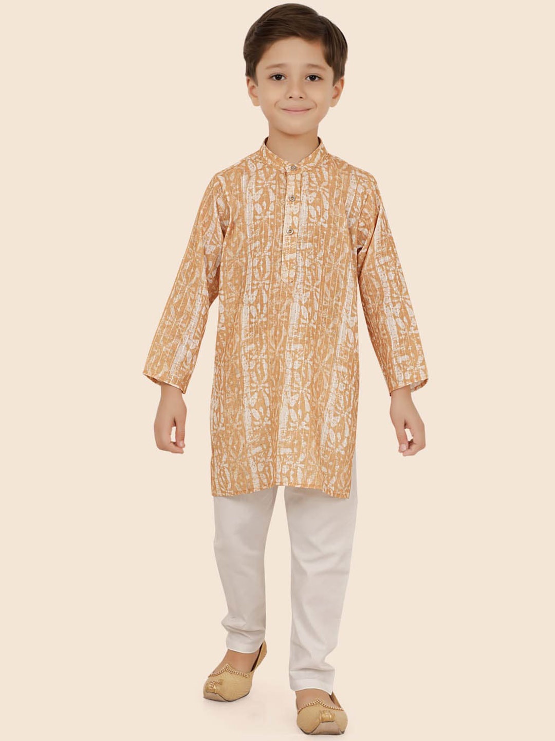 

Ethniks Neu-Ron Boys Abstract Printed Regular Kurta with Pyjamas, Beige