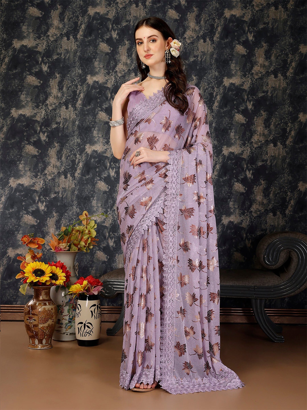 

HERE&NOW Floral Embroidered Saree, Purple