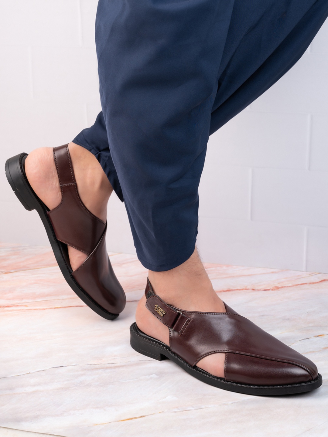 

Alberto Torresi Men Comfort Sandals, Burgundy