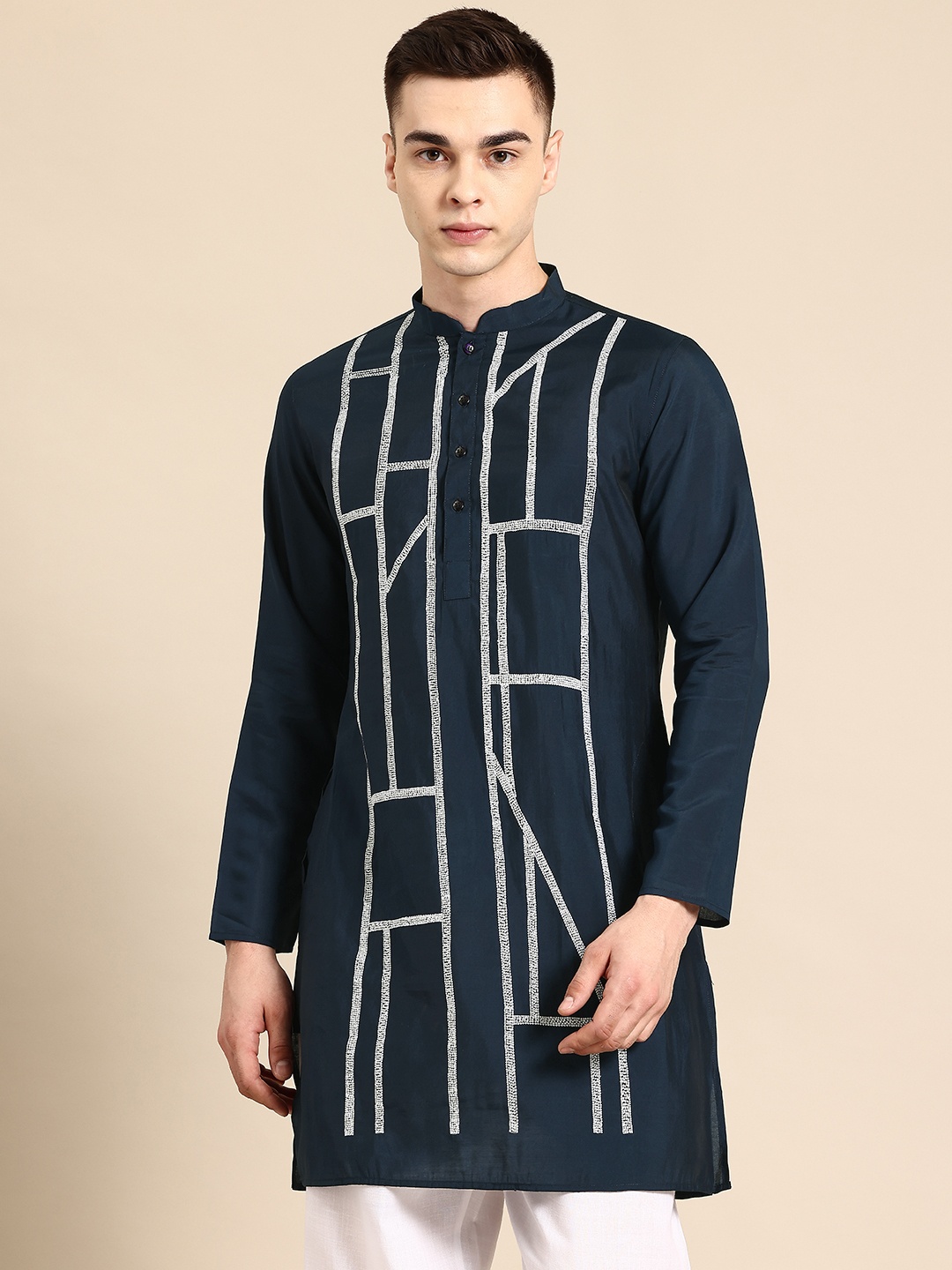 

Sayisha Men Geometric Embroidered Mandarin Collar Thread Work Kurta, Navy blue