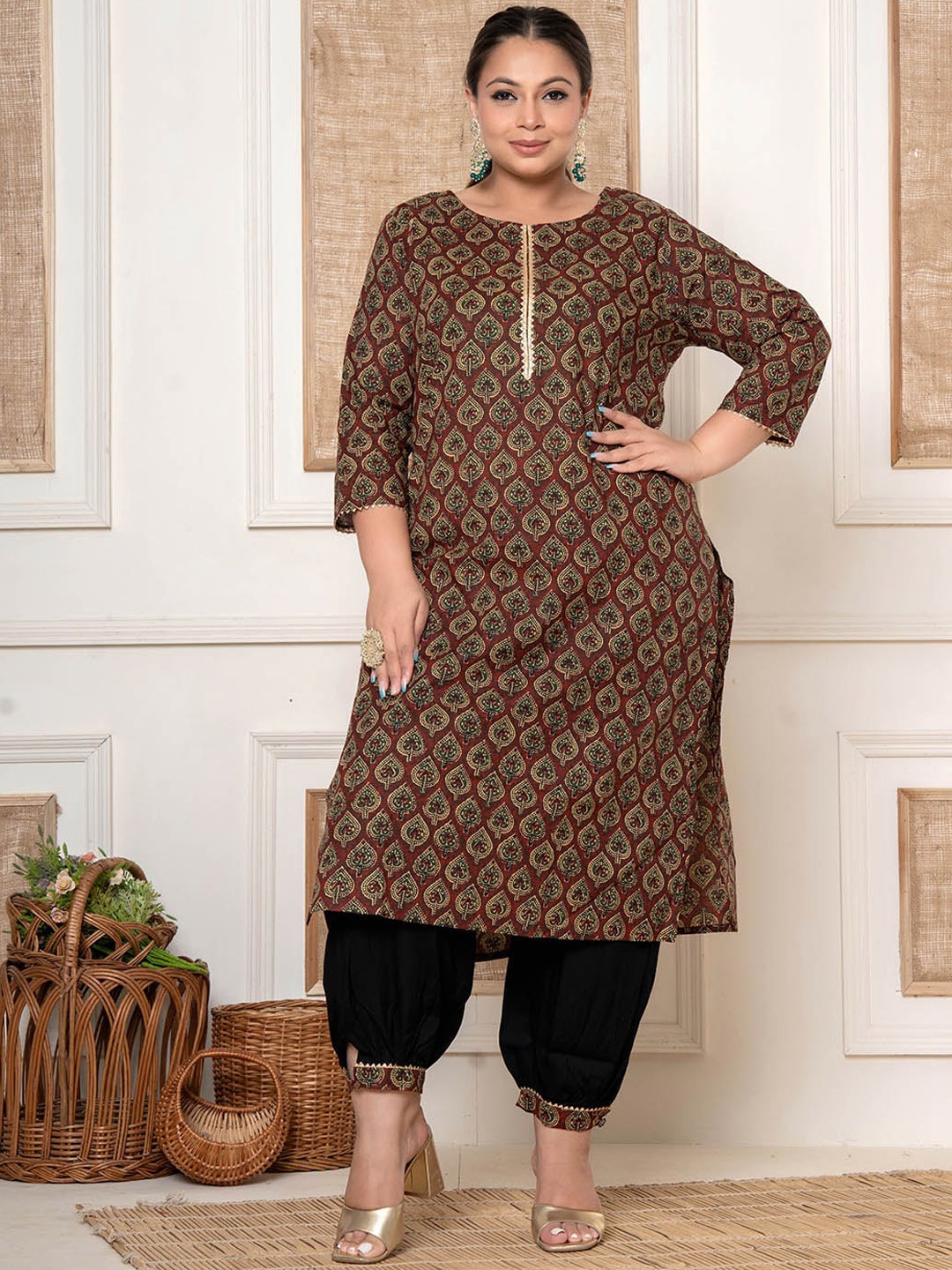 

Yufta Plus Size Maroon Printed Gotta Patti Pure Cotton Straight Kurta With Harem Pants