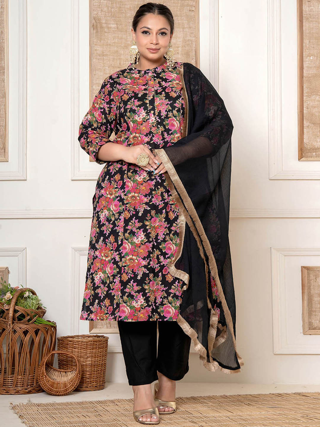 

Yufta Plus Size Black Floral Printed Pure Cotton Straight Kurta With Trousers & Dupatta