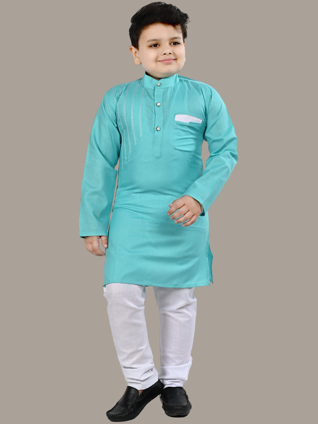 

BT DEZINES Boys Embroidered Regular Thread Work Pure Cotton Straight Kurta With Pyjamas, Sea green