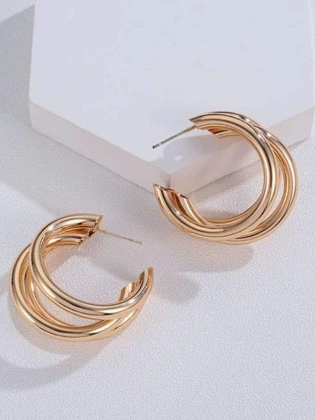 

Xivir Gold-Plated Circular Half Hoop Earrings