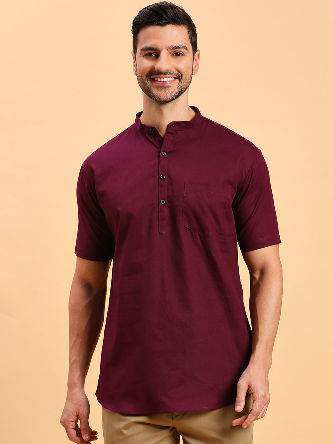 

RAJUBHAI HARGOVINDAS Mandarin Collar Short Kurta, Maroon