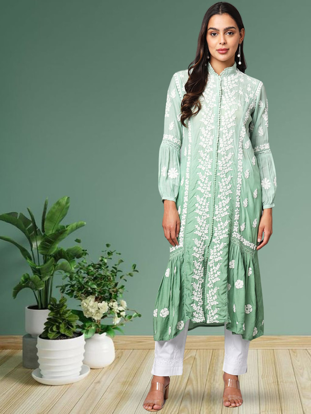 

PARAMOUNT CHIKAN Geometric Mandarin Collar Three-Quarter Sleeves Cotton Anarkali Kurta, Green