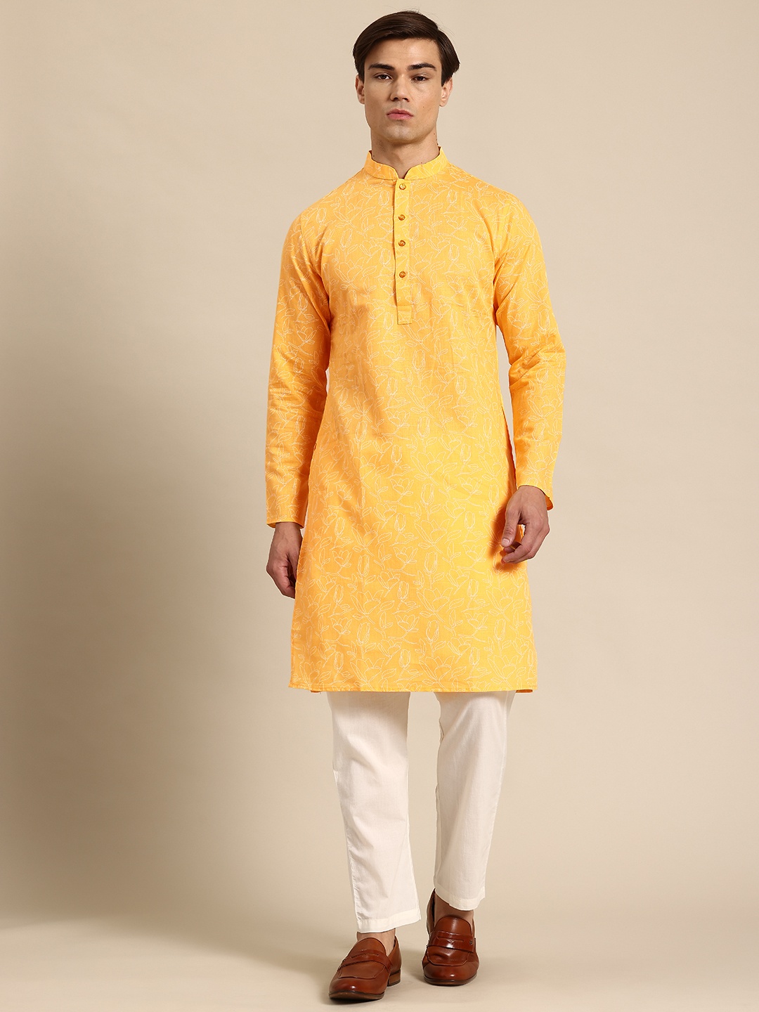 

Sayisha Men Floral Printed Mandarin Collar Kurta, Yellow